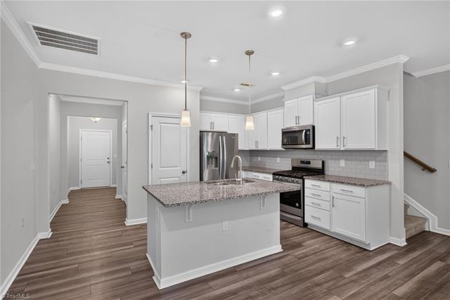 814 Falls Grove Trail, High Point, NC 27265