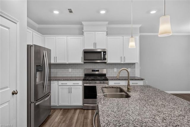 814 Falls Grove Trail, High Point, NC 27265