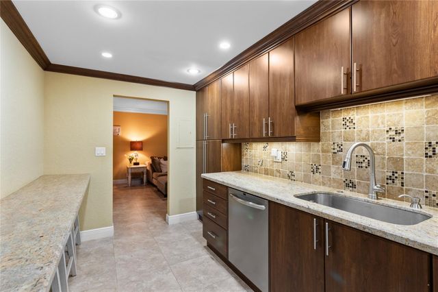 4250 GALT OCEAN Drive 8L, Fort Lauderdale, FL 33308