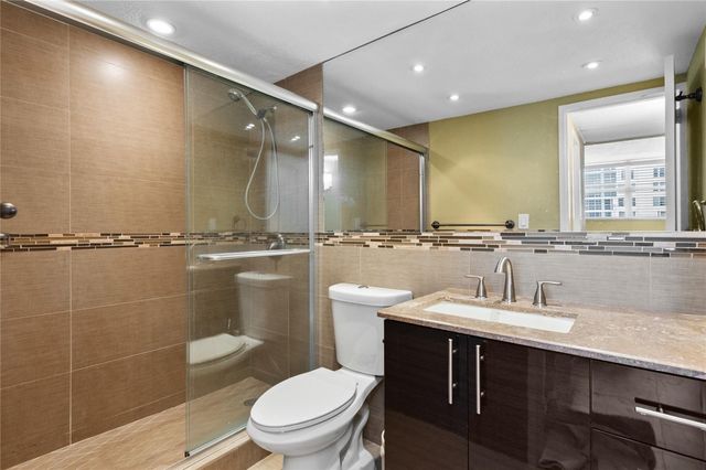 4250 GALT OCEAN Drive 8L, Fort Lauderdale, FL 33308