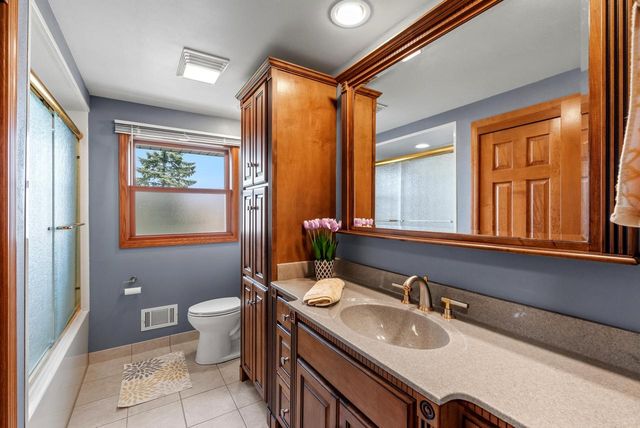 3928 Anita LANE, Franklin, WI 53132