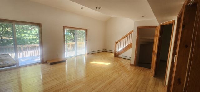 12 Cornwall Pl, Farmington, NH 03835