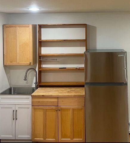 12 Cornwall Pl, Farmington, NH 03835