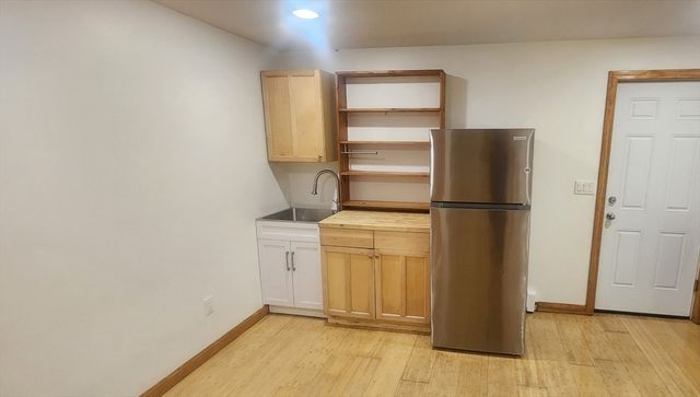 12 Cornwall Pl, Farmington, NH 03835