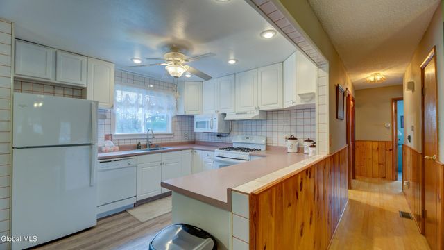 652 County Hwy 122, Johnstown, NY 12078