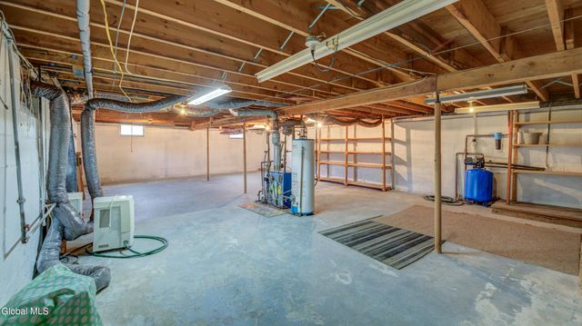 652 County Hwy 122, Johnstown, NY 12078