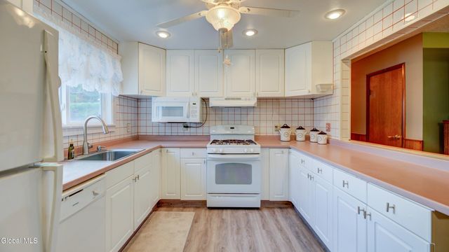 652 County Hwy 122, Johnstown, NY 12078