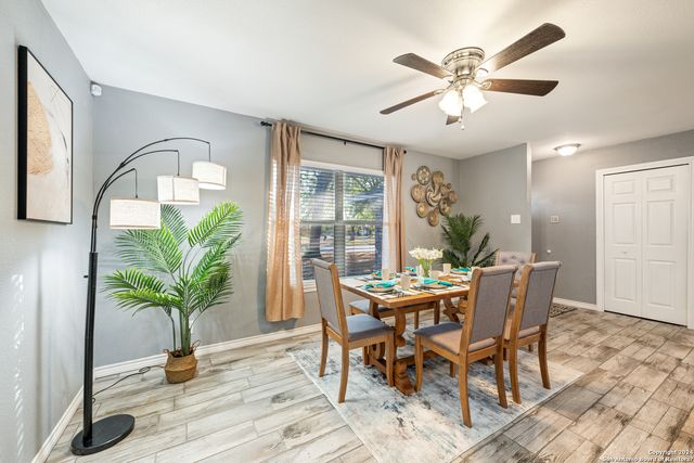 5802 branch valley, San Antonio, TX 78242