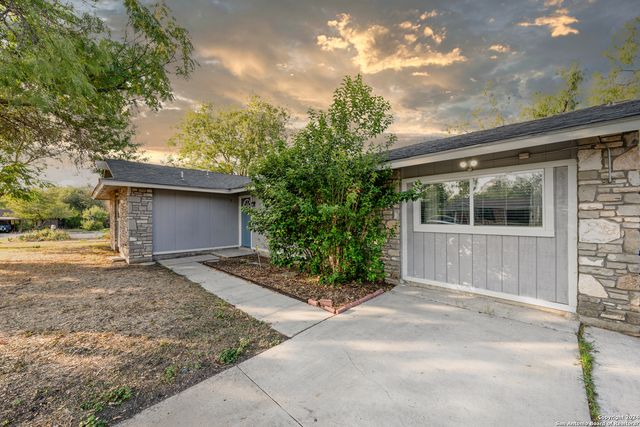 5802 branch valley, San Antonio, TX 78242