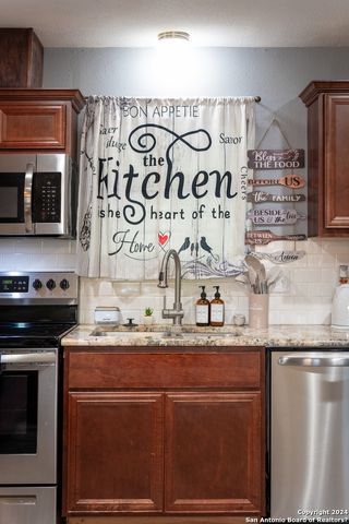 5802 branch valley, San Antonio, TX 78242