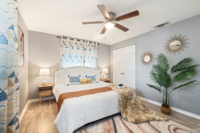 5802 branch valley, San Antonio, TX 78242
