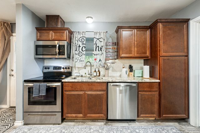5802 branch valley, San Antonio, TX 78242