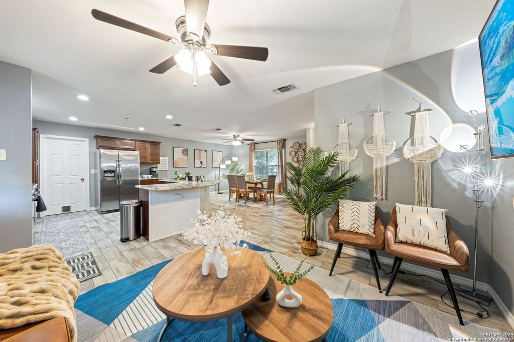 5802 branch valley, San Antonio, TX 78242