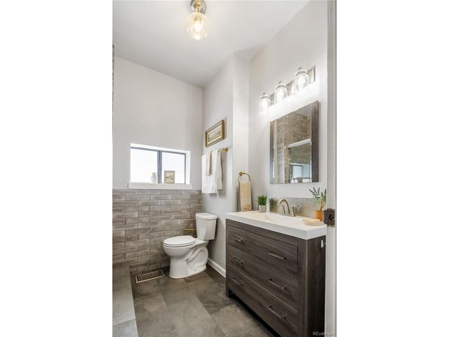 2339 North Gilpin St, Denver, CO 80205