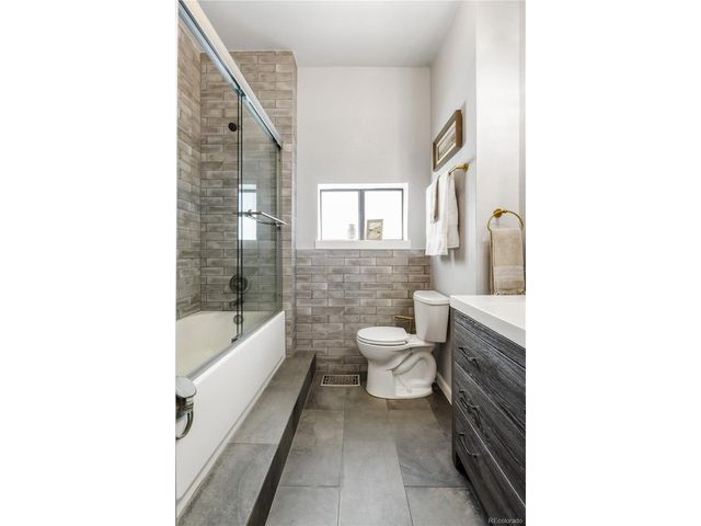 2339 North Gilpin St, Denver, CO 80205