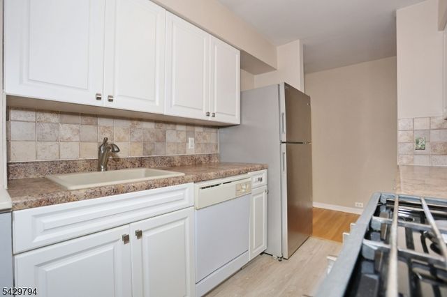 605 Grove St 2, Clifton City, NJ 07013