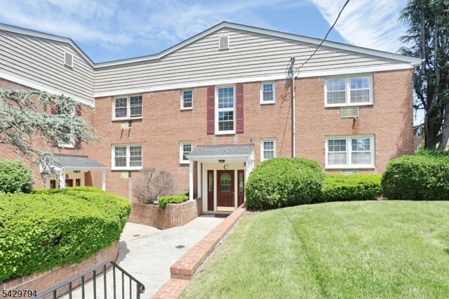 605 Grove St 2, Clifton City, NJ 07013