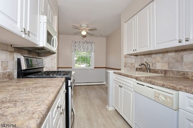 605 Grove St 2, Clifton City, NJ 07013