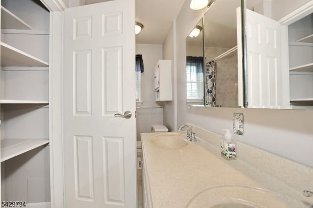 605 Grove St 2, Clifton City, NJ 07013