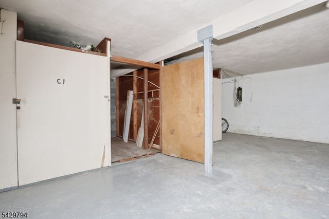 605 Grove St 2, Clifton City, NJ 07013
