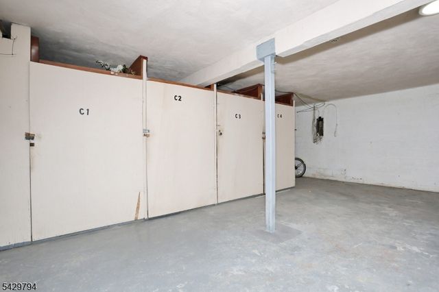 605 Grove St 2, Clifton City, NJ 07013