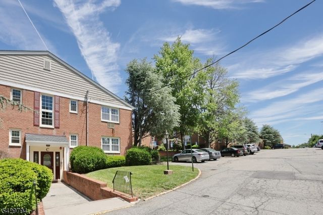 605 Grove St 2, Clifton City, NJ 07013
