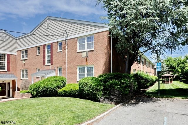 605 Grove St 2, Clifton City, NJ 07013
