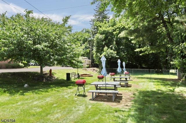 605 Grove St 2, Clifton City, NJ 07013