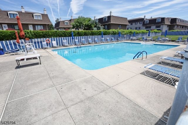 605 Grove St 2, Clifton City, NJ 07013