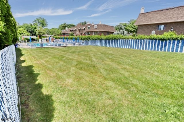 605 Grove St 2, Clifton City, NJ 07013
