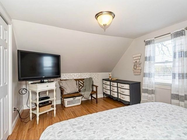 516 Lakeview Ave, Lowell, MA 01850