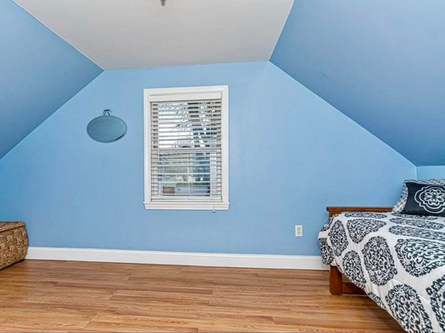 516 Lakeview Ave, Lowell, MA 01850