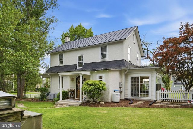 150 S 32ND ST, Purcellville, VA 20132
