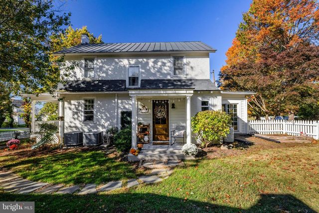 150 S 32ND ST, Purcellville, VA 20132