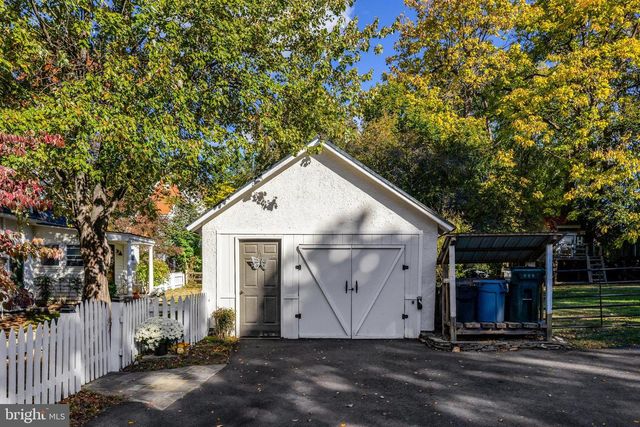 150 S 32ND ST, Purcellville, VA 20132