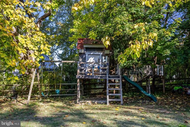 150 S 32ND ST, Purcellville, VA 20132