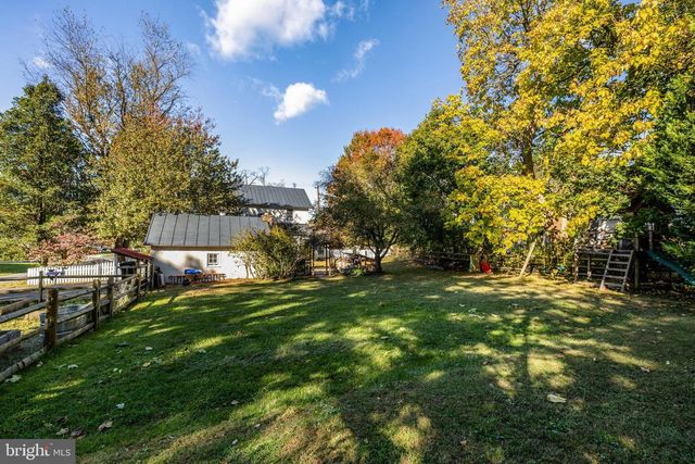 150 S 32ND ST, Purcellville, VA 20132