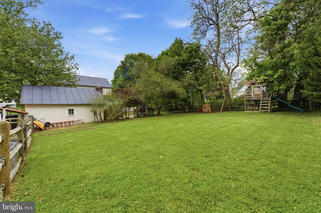 150 S 32ND ST, Purcellville, VA 20132