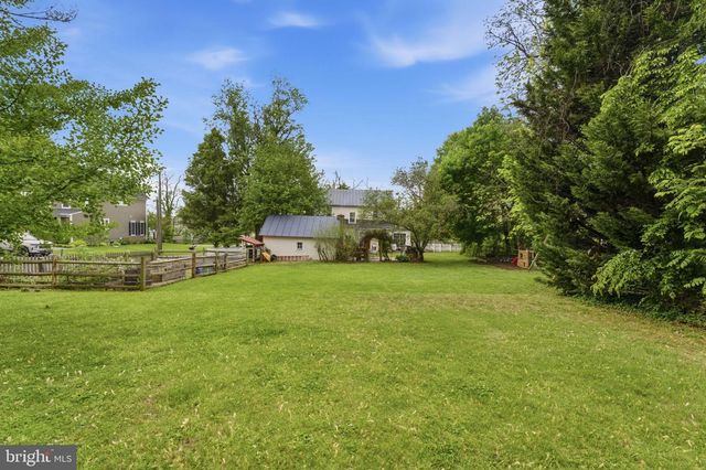 150 S 32ND ST, Purcellville, VA 20132