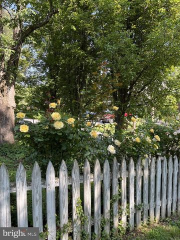 150 S 32ND ST, Purcellville, VA 20132
