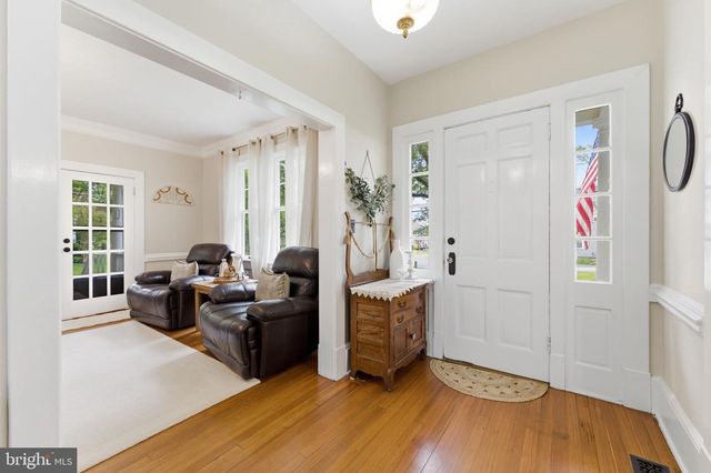 150 S 32ND ST, Purcellville, VA 20132