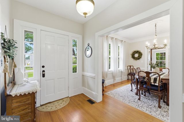 150 S 32ND ST, Purcellville, VA 20132