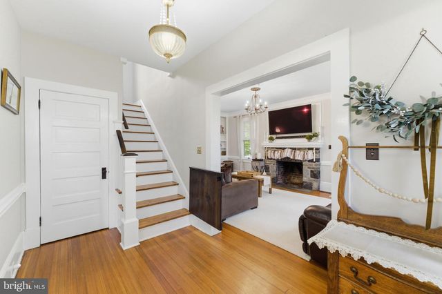 150 S 32ND ST, Purcellville, VA 20132