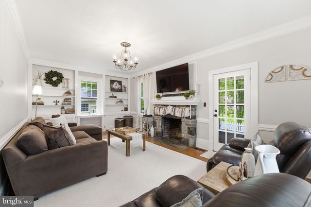 150 S 32ND ST, Purcellville, VA 20132