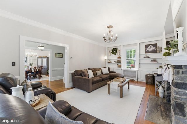 150 S 32ND ST, Purcellville, VA 20132