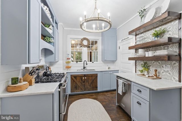 150 S 32ND ST, Purcellville, VA 20132