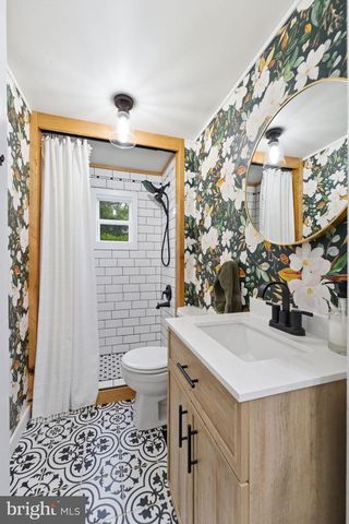 150 S 32ND ST, Purcellville, VA 20132