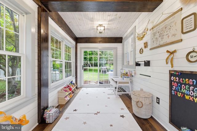 150 S 32ND ST, Purcellville, VA 20132