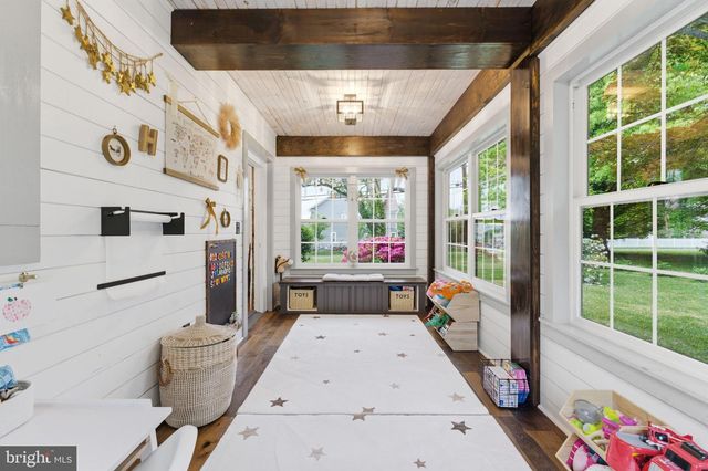 150 S 32ND ST, Purcellville, VA 20132