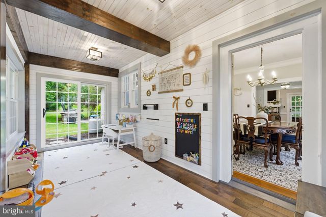 150 S 32ND ST, Purcellville, VA 20132
